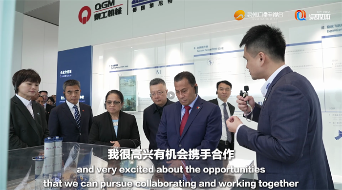 আসুন অবকাঠামোর ভবিষ্যত গড়ে তুলতে একসাথে কাজ করি! মাইক্রোনেশিয়ার ভাইস প্রেসিডেন্ট কিউজিএম মেশিনারি পরিদর্শন করেছেন