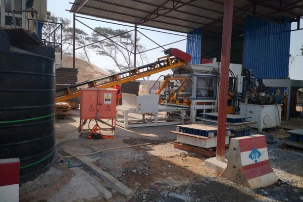 চায়না রোড অ্যান্ড ব্রিজ কর্পোরেশন (সিআরবিসি) ডাকার বিআরটি (বাস র‌্যাপিড ট্রানজিট) প্রকল্পের জন্য QGM QT10 স্বয়ংক্রিয় উৎপাদন লাইন