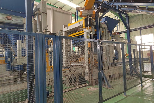 Zenith1500-2 কংক্রিট ব্লক মেশিন প্রকল্প চালু করা হয়েছে, মালি পৌরসভা নির্মাণে সহায়তা করছে